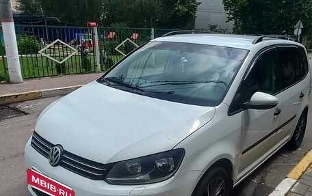 Volkswagen Touran III, 2014 год, 824 000 рублей, 2 фотография