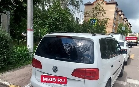 Volkswagen Touran III, 2014 год, 824 000 рублей, 3 фотография