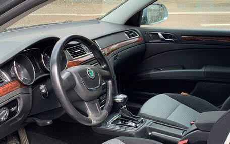 Skoda Superb III рестайлинг, 2010 год, 690 000 рублей, 21 фотография