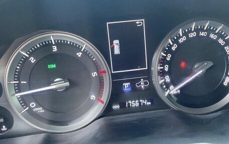 Toyota Land Cruiser 200, 2020 год, 8 200 000 рублей, 7 фотография