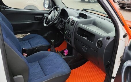 Peugeot Partner II рестайлинг 2, 2006 год, 400 000 рублей, 6 фотография