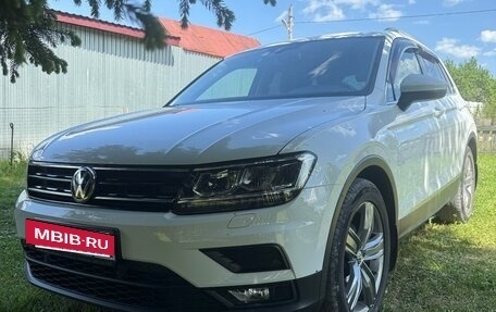 Volkswagen Tiguan II, 2017 год, 2 450 000 рублей, 2 фотография