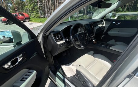 Volvo XC60 II, 2019 год, 3 750 000 рублей, 2 фотография