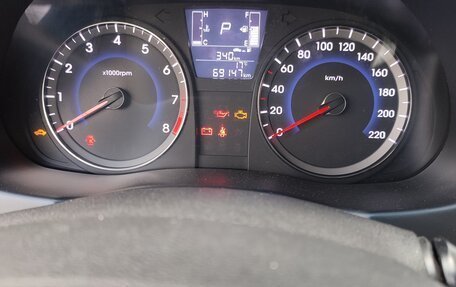 Hyundai Solaris II рестайлинг, 2015 год, 1 200 000 рублей, 4 фотография