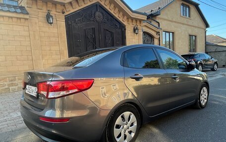KIA Rio III рестайлинг, 2015 год, 800 000 рублей, 10 фотография