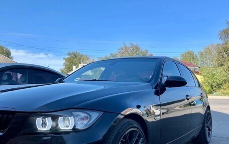 BMW 3 серия, 2006 год, 700 000 рублей, 2 фотография