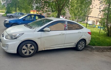 Hyundai Solaris II рестайлинг, 2012 год, 635 000 рублей, 4 фотография