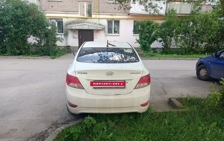 Hyundai Solaris II рестайлинг, 2012 год, 635 000 рублей, 3 фотография