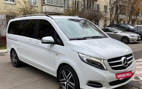 Mercedes-Benz V-Класс, 2017 год, 4 600 000 рублей, 4 фотография