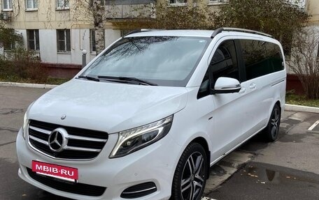 Mercedes-Benz V-Класс, 2017 год, 4 600 000 рублей, 6 фотография