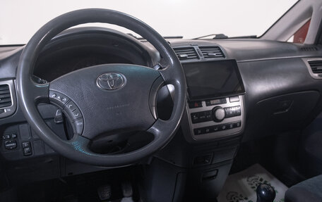 Toyota Avensis Verso I рестайлинг, 2005 год, 949 000 рублей, 9 фотография