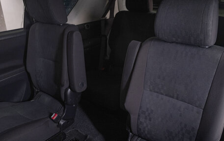 Toyota Avensis Verso I рестайлинг, 2005 год, 949 000 рублей, 19 фотография