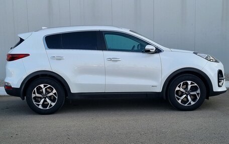 KIA Sportage IV рестайлинг, 2020 год, 2 300 000 рублей, 5 фотография