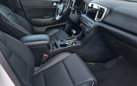 KIA Sportage IV рестайлинг, 2020 год, 2 300 000 рублей, 9 фотография
