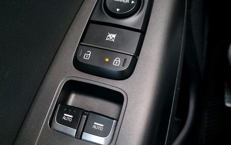 KIA Sportage IV рестайлинг, 2020 год, 2 300 000 рублей, 22 фотография