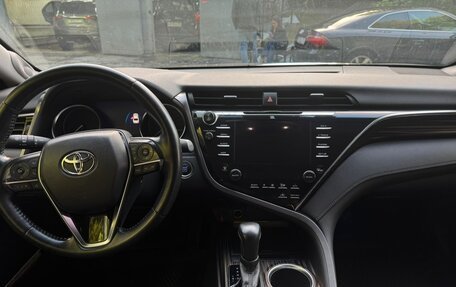 Toyota Camry, 2020 год, 2 750 000 рублей, 2 фотография