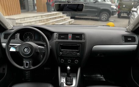 Volkswagen Jetta VI, 2011 год, 869 000 рублей, 12 фотография