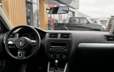 Volkswagen Jetta VI, 2011 год, 869 000 рублей, 17 фотография