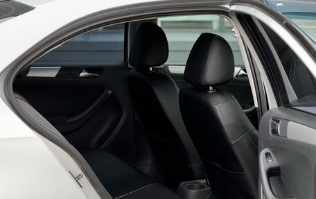 Volkswagen Jetta VI, 2011 год, 869 000 рублей, 15 фотография