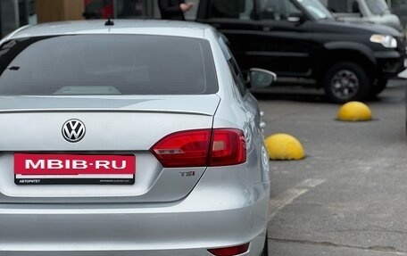 Volkswagen Jetta VI, 2011 год, 869 000 рублей, 11 фотография