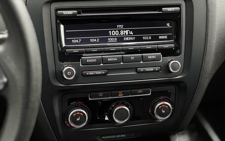 Volkswagen Jetta VI, 2011 год, 869 000 рублей, 24 фотография