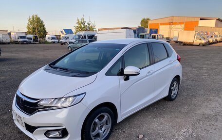 Honda Fit III, 2018 год, 1 415 000 рублей, 2 фотография