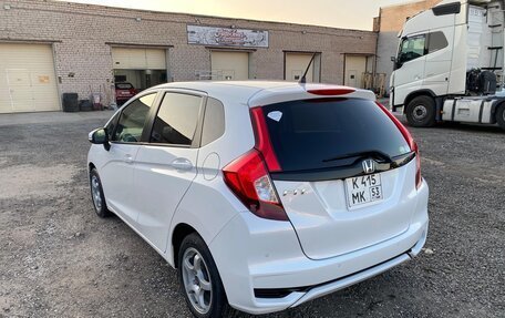 Honda Fit III, 2018 год, 1 415 000 рублей, 3 фотография