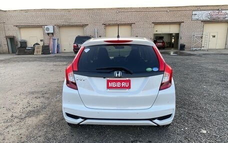 Honda Fit III, 2018 год, 1 415 000 рублей, 8 фотография