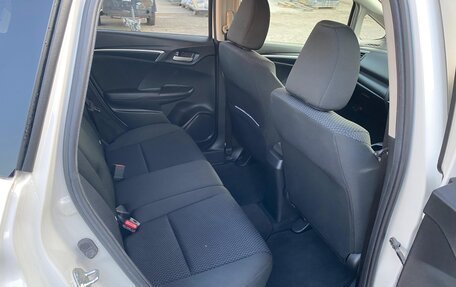 Honda Fit III, 2018 год, 1 415 000 рублей, 13 фотография