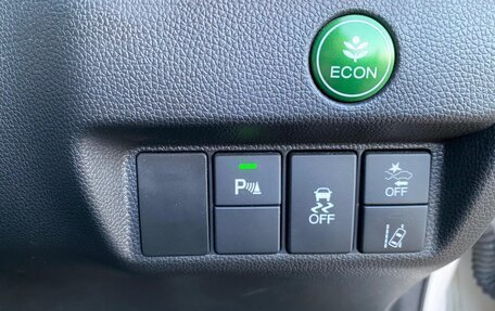 Honda Fit III, 2018 год, 1 415 000 рублей, 15 фотография