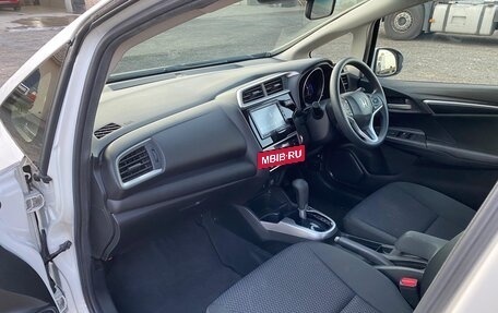 Honda Fit III, 2018 год, 1 415 000 рублей, 12 фотография
