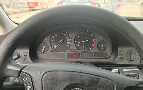 BMW 5 серия, 1996 год, 550 000 рублей, 13 фотография
