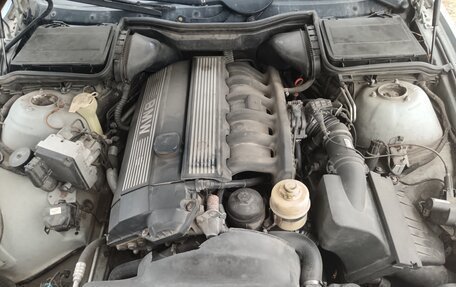 BMW 5 серия, 1996 год, 550 000 рублей, 18 фотография