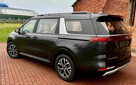 KIA Carnival, 2022 год, 5 500 000 рублей, 3 фотография