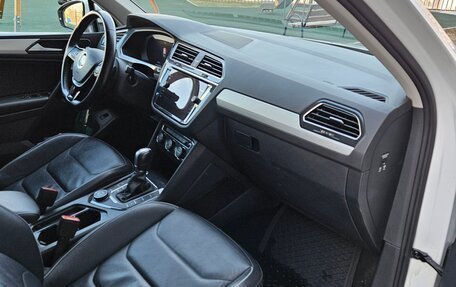 Volkswagen Tiguan II, 2018 год, 3 050 000 рублей, 12 фотография