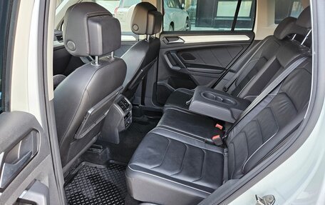 Volkswagen Tiguan II, 2018 год, 3 050 000 рублей, 14 фотография