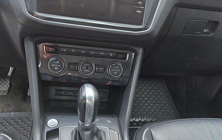 Volkswagen Tiguan II, 2018 год, 3 050 000 рублей, 18 фотография