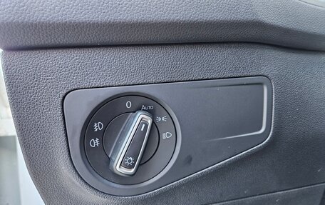 Volkswagen Tiguan II, 2018 год, 3 050 000 рублей, 19 фотография