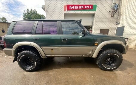 Nissan Patrol, 1998 год, 900 000 рублей, 2 фотография