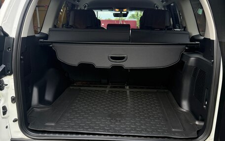 Toyota Land Cruiser Prado 150 рестайлинг 2, 2022 год, 8 750 000 рублей, 5 фотография