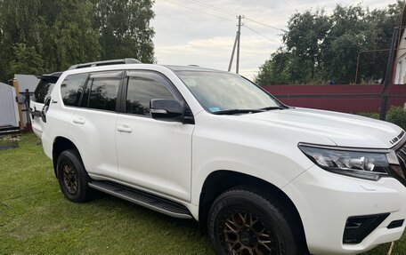 Toyota Land Cruiser Prado 150 рестайлинг 2, 2022 год, 8 750 000 рублей, 10 фотография