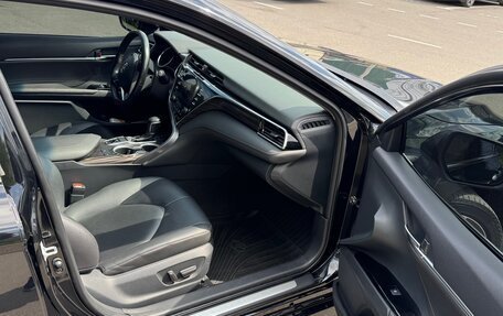 Toyota Camry, 2020 год, 3 150 000 рублей, 10 фотография