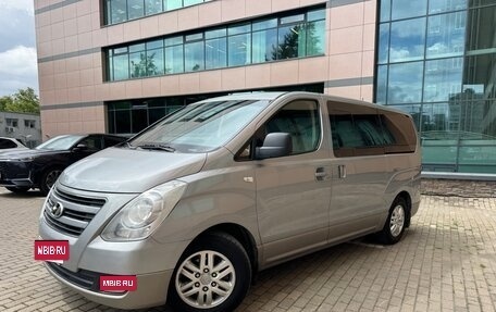 Hyundai H-1 II рестайлинг, 2016 год, 1 890 000 рублей, 2 фотография
