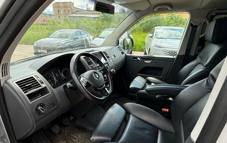 Volkswagen Caravelle T5, 2015 год, 2 499 000 рублей, 6 фотография