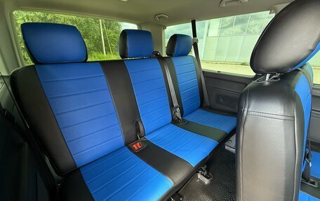 Volkswagen Caravelle T5, 2015 год, 2 499 000 рублей, 8 фотография