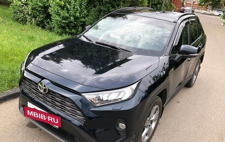 Toyota RAV4, 2020 год, 3 050 000 рублей, 3 фотография