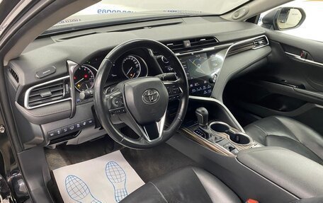 Toyota Camry, 2019 год, 3 150 000 рублей, 5 фотография
