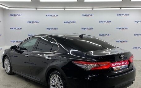 Toyota Camry, 2019 год, 3 150 000 рублей, 4 фотография