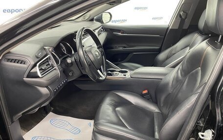 Toyota Camry, 2019 год, 3 150 000 рублей, 8 фотография