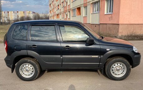 Chevrolet Niva I рестайлинг, 2017 год, 750 000 рублей, 4 фотография